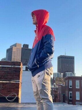 Nike Vintage Windrunner Jacket Hyperfuse Light Nylon Glanz Red Blue Large